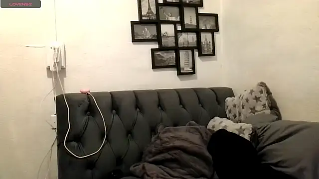 Snapshot of MirandaLatinaLovely chatting on 22, 12, 2025 MirandaLatinaLovely online show from 22, 12, 2025