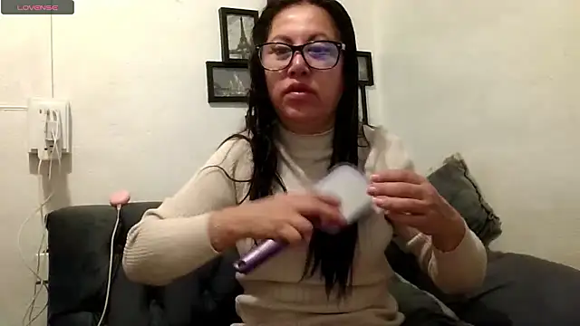 Snapshot of MirandaLatinaLovely chatting on 15, 1, 2026 MirandaLatinaLovely online show from 15, 1, 2026