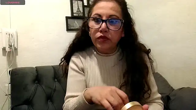 Snapshot of MirandaLatinaLovely chatting on 16, 1, 2026 MirandaLatinaLovely online show from 16, 1, 2026