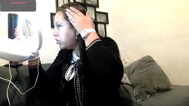Snapshot of MirandaLatinaLovely chatting on 7, 3, 2026 MirandaLatinaLovely online show from 7, 3, 2026