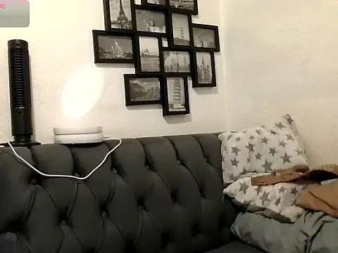 Snapshot of MirandaLatinaLovely chatting on 5, 4, 2026 MirandaLatinaLovely online show from 5, 4, 2026