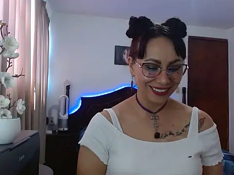 Snapshot of AloLovely_ chatting on 27, 3, 2026 AloLovely online show from 27, 3, 2026