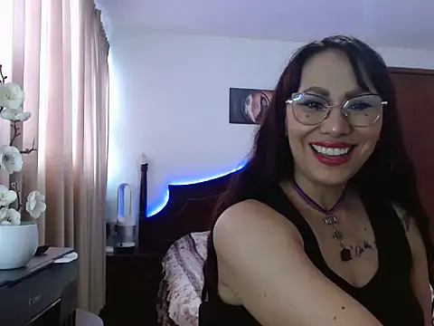 Snapshot of AloLovely_ chatting on 7, 4, 2026 AloLovely online show from 7, 4, 2026