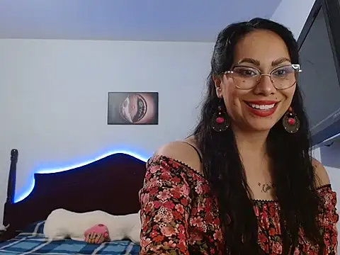 Snapshot of AloLovely_ chatting on 15, 5, 2026 AloLovely online show from 15, 5, 2026