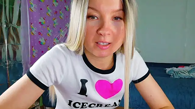 TwerkingCheerleader online show from 2, 11, 2025