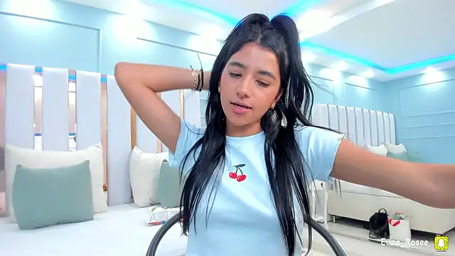 Snapshot of eva_roseee chatting on 28, 10, 2025 eva roseee online show from 28, 10, 2025