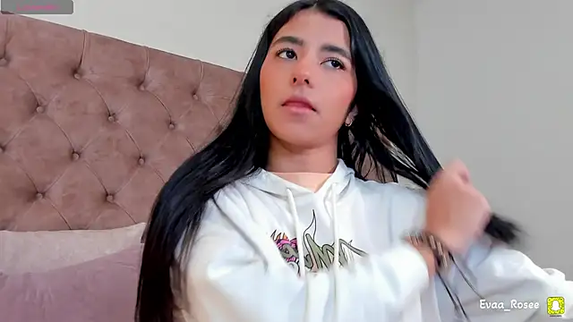 Snapshot of eva_roseee chatting on 13, 11, 2025 eva roseee online show from 13, 11, 2025