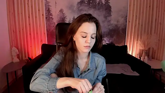 Snapshot of MilaStoyne chatting on 12, 2, 2025 MilaStoyne online show from 12, 2, 2025