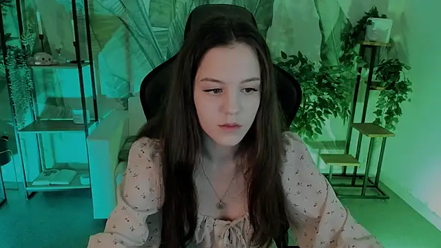 Snapshot of MilaStoyne chatting on 14, 2, 2025 MilaStoyne online show from 14, 2, 2025