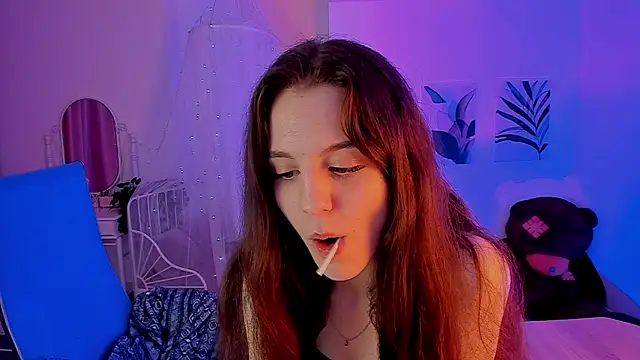 Snapshot of MilaStoyne chatting on 4, 3, 2025 MilaStoyne online show from 4, 3, 2025