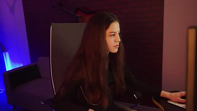 Snapshot of MilaStoyne chatting on 12, 3, 2025 MilaStoyne online show from 12, 3, 2025