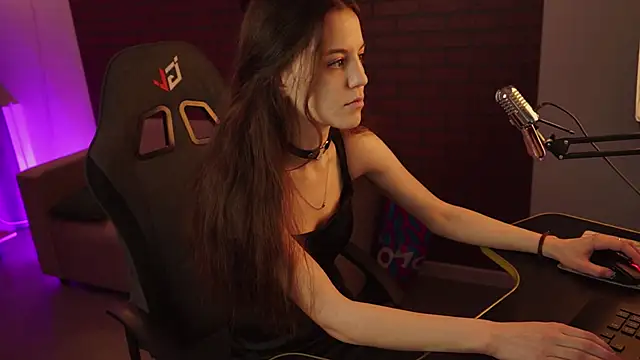 Snapshot of MilaStoyne chatting on 19, 3, 2025 MilaStoyne online show from 19, 3, 2025