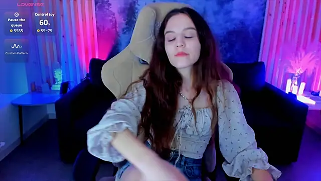 Snapshot of MilaStoyne chatting on 23, 9, 2025 MilaStoyne online show from 23, 9, 2025