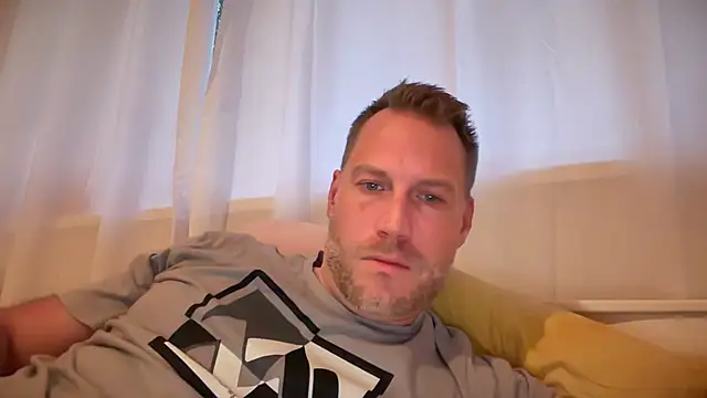 Snapshot of Christian87xxx chatting on 18, 9, 2025 Christian87xxx online show from 18, 9, 2025