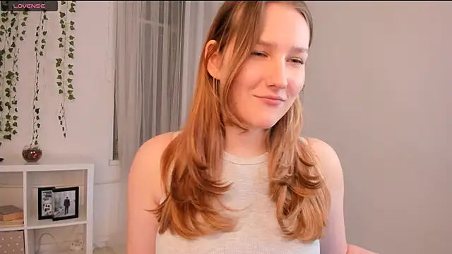 Snapshot of MaryWaddell chatting on 28, 2, 2025 MaryWaddell online show from 28, 2, 2025