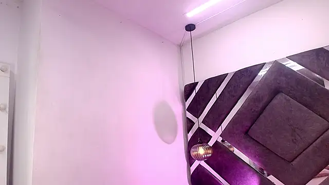 sara lopee1 online show from 24, 9, 2025