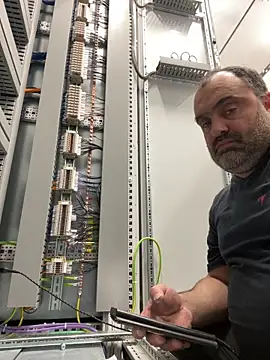 fuocovivo4 online show from 30, 1, 2025