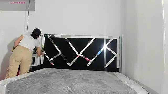 Annyrosee online show from 28, 2, 2025