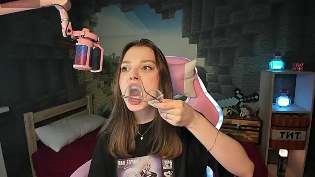 kaisajenner online show from 5, 2, 2025