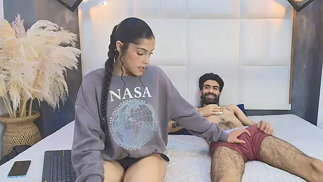 Snapshot of Arah_issaa chatting on 28, 11, 2025 Arah issaa online show from 28, 11, 2025