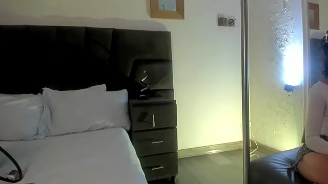 allicemackenzie online show from 1, 3, 2025