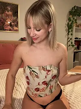 Snapshot of rileylovesyou chatting on 17, 2, 2025 rileylovesyou online show from 17, 2, 2025