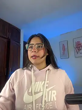 Snapshot of megan_cl chatting on 4, 11, 2025 megan cl online show from 4, 11, 2025