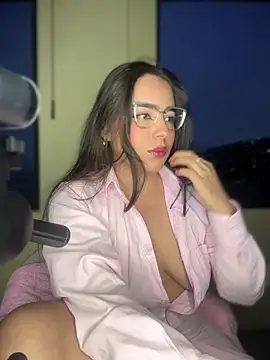 Snapshot of megan_cl chatting on 2, 12, 2025 megan cl online show from 2, 12, 2025