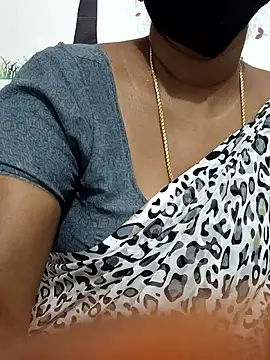 Snapshot of Tamil_Meera12 chatting on 14, 9, 2025 Tamil Meera12 online show from 14, 9, 2025
