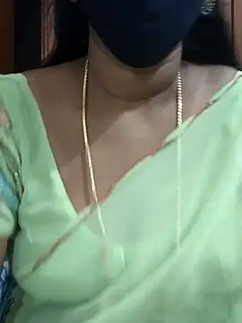 Snapshot of Tamil_Meera12 chatting on 6, 10, 2025 Tamil Meera12 online show from 6, 10, 2025