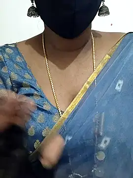 Snapshot of Tamil_Meera12 chatting on 18, 10, 2025 Tamil Meera12 online show from 18, 10, 2025