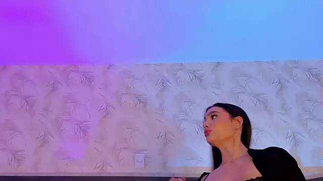 Alyssia Collins online show from 11, 2, 2025