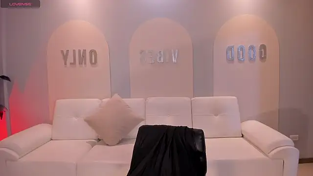 BeccaBaxter online show from 16, 9, 2025