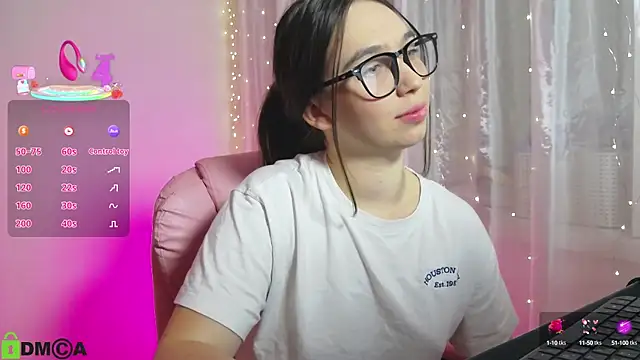 Snapshot of Arianahot777 chatting on 13, 10, 2025 Arianahot777 online show from 13, 10, 2025