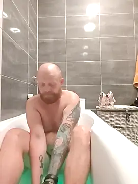 Snapshot of bouraktom6 chatting on 29, 9, 2025 bouraktom6 online show from 29, 9, 2025