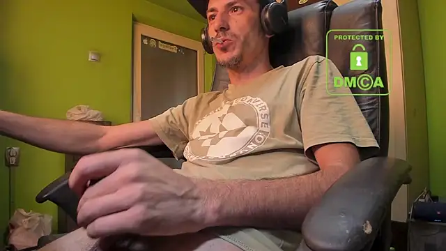 Snapshot of BigCumShoot chatting on 2, 1, 2025 BigCumShoot online show from 2, 1, 2025