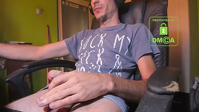 Snapshot of BigCumShoot chatting on 2, 11, 2025 BigCumShoot online show from 2, 11, 2025