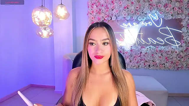 Snapshot of AmaiaHaywood chatting on 26, 10, 2025 AmaiaHaywood online show from 26, 10, 2025