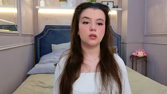 Snapshot of Pauline_Heaven chatting on 24, 11, 2025 Pauline Heaven online show from 24, 11, 2025