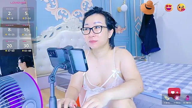 Snapshot of LucianaMe chatting on 24, 9, 2025 LucianaMe online show from 24, 9, 2025