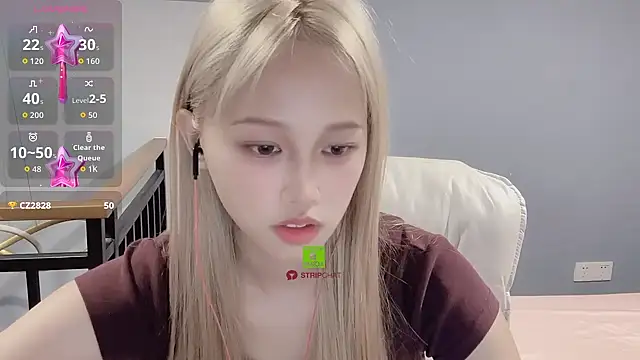 Snapshot of xunian71O chatting on 24, 9, 2025 xunian71O online show from 24, 9, 2025