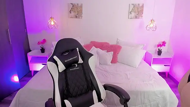 whiteatenea online show from 24, 9, 2025