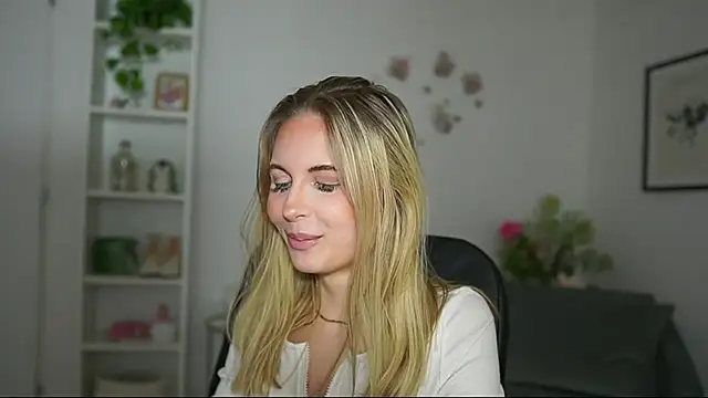 Snapshot of catecrago_ chatting on 28, 2, 2025 catecrago online show from 28, 2, 2025