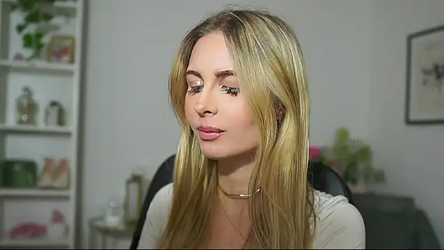 Snapshot of catecrago_ chatting on 8, 3, 2025 catecrago online show from 8, 3, 2025