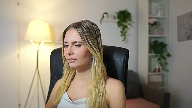 Snapshot of catecrago_ chatting on 24, 9, 2025 catecrago online show from 24, 9, 2025