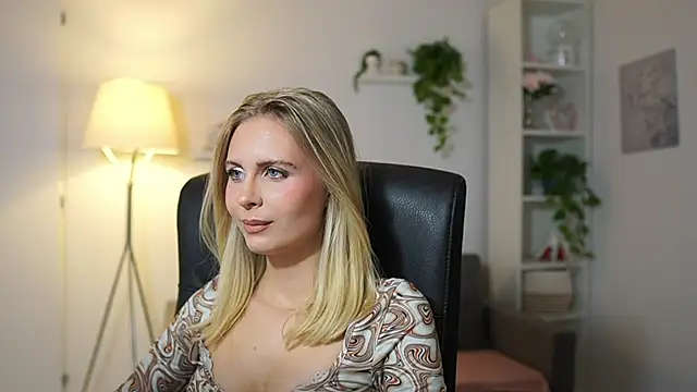 Snapshot of catecrago_ chatting on 8, 10, 2025 catecrago online show from 8, 10, 2025