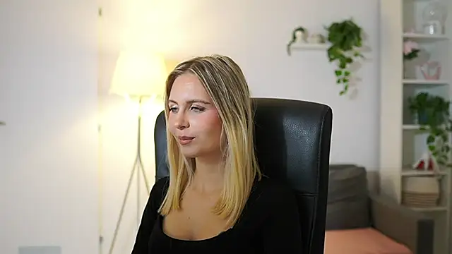 Snapshot of catecrago_ chatting on 17, 10, 2025 catecrago online show from 17, 10, 2025