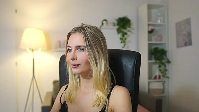 Snapshot of catecrago_ chatting on 13, 11, 2025 catecrago online show from 13, 11, 2025