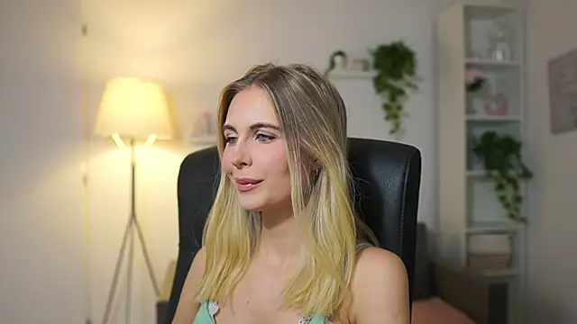 Snapshot of catecrago_ chatting on 3, 12, 2025 catecrago online show from 3, 12, 2025