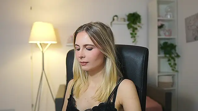 Snapshot of catecrago_ chatting on 5, 12, 2025 catecrago online show from 5, 12, 2025